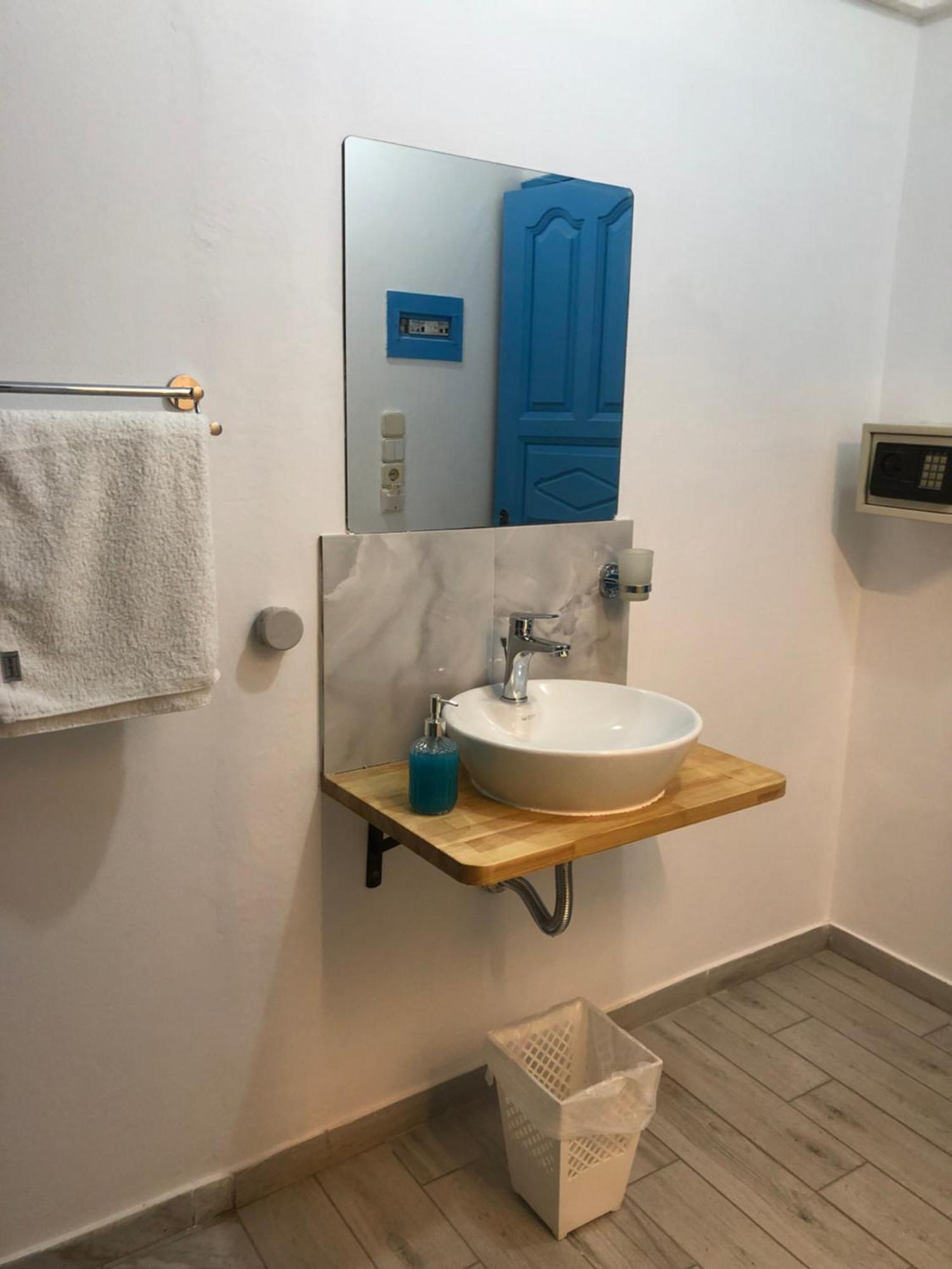 קפלוס Antonis Hotel מראה חיצוני תמונה