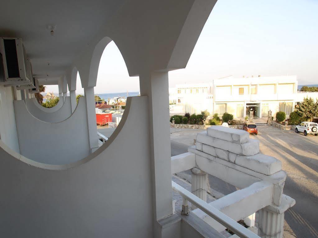 קפלוס Antonis Hotel מראה חיצוני תמונה