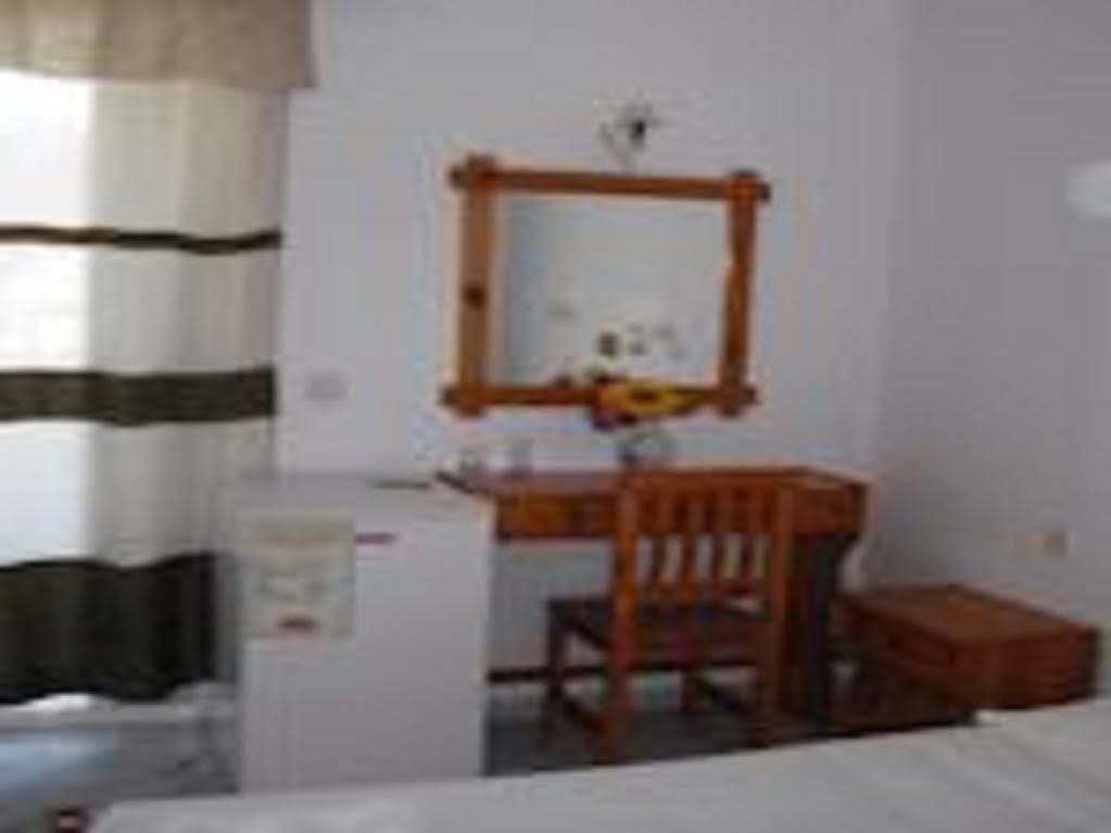קפלוס Antonis Hotel מראה חיצוני תמונה